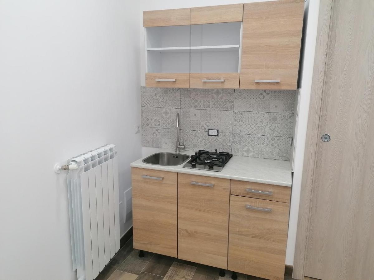 Il Cavour Apartment คาปราโรลา ภายนอก รูปภาพ